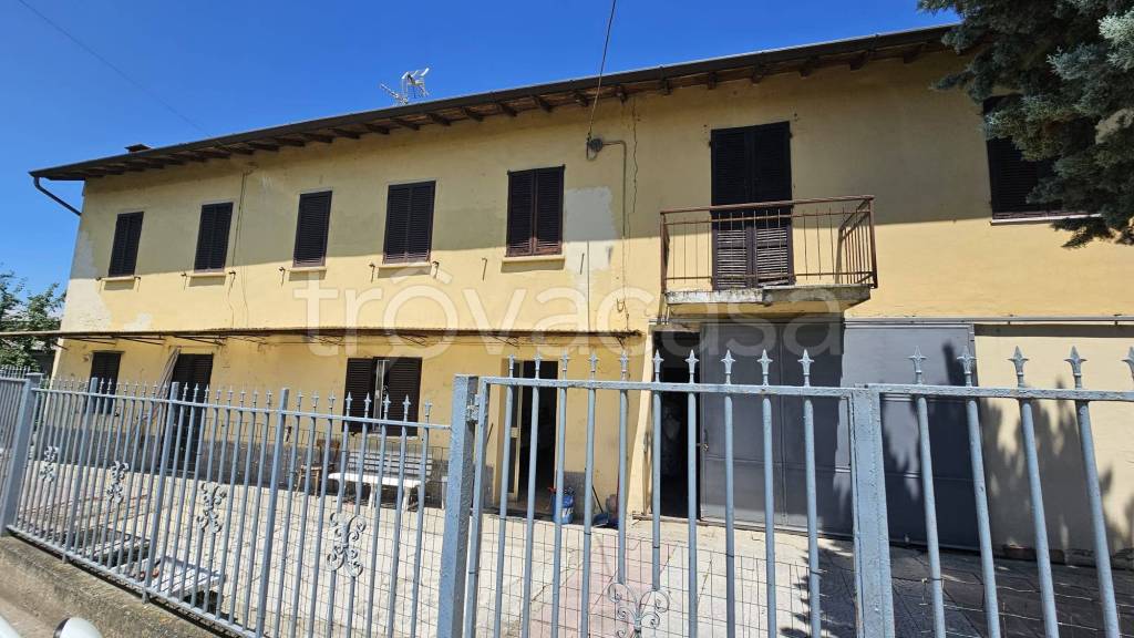casa indipendente in vendita a Broni
