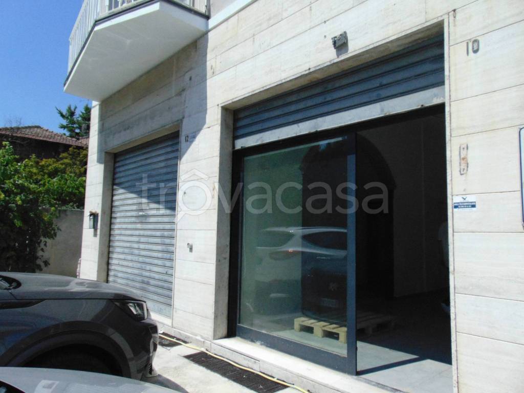 negozio in vendita a Broni