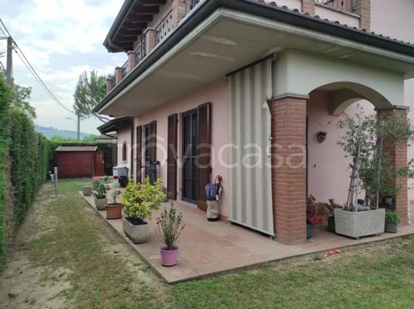 casa indipendente in vendita a Broni