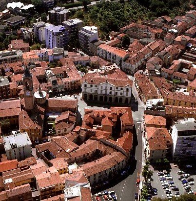 locale commerciale in vendita a Broni