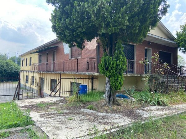 casa indipendente in vendita a Broni