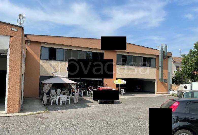 negozio in vendita a Broni