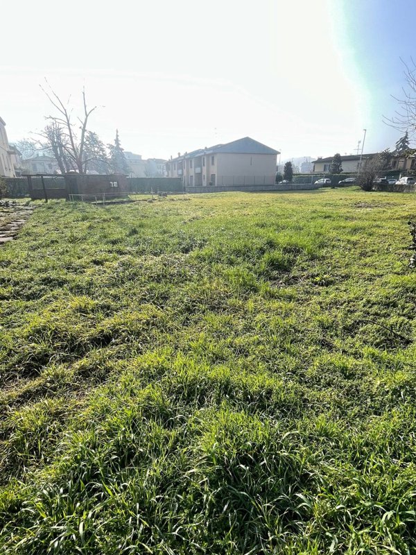 terreno edificabile in vendita a Broni