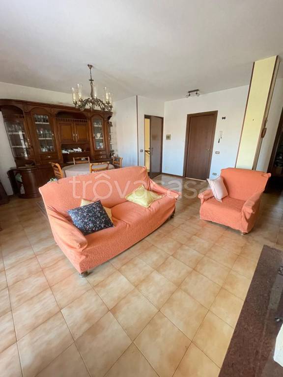 appartamento in vendita a Broni