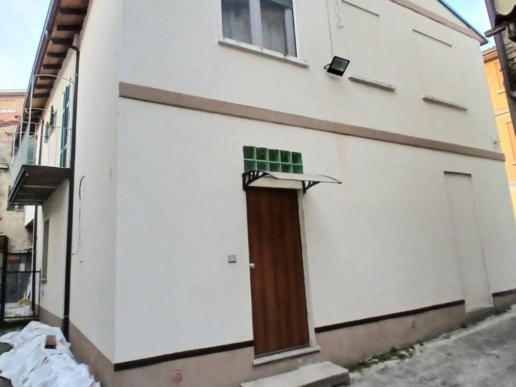 casa indipendente in vendita a Broni