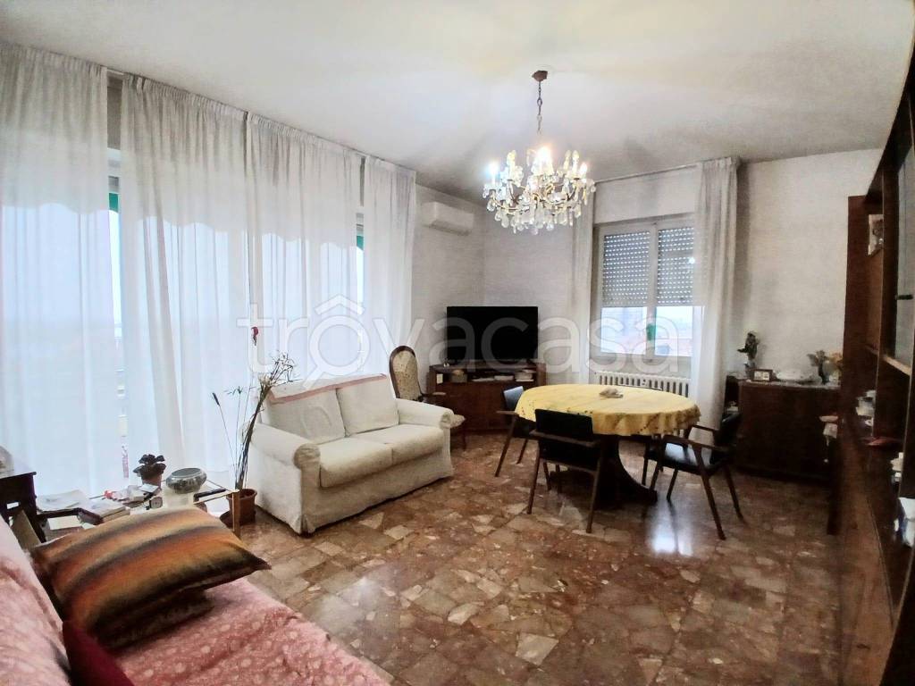 appartamento in vendita a Broni