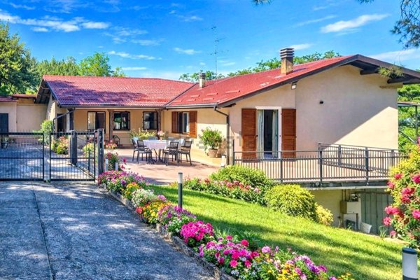 casa indipendente in vendita a Broni