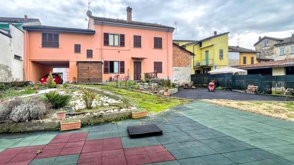 casa indipendente in vendita a Broni