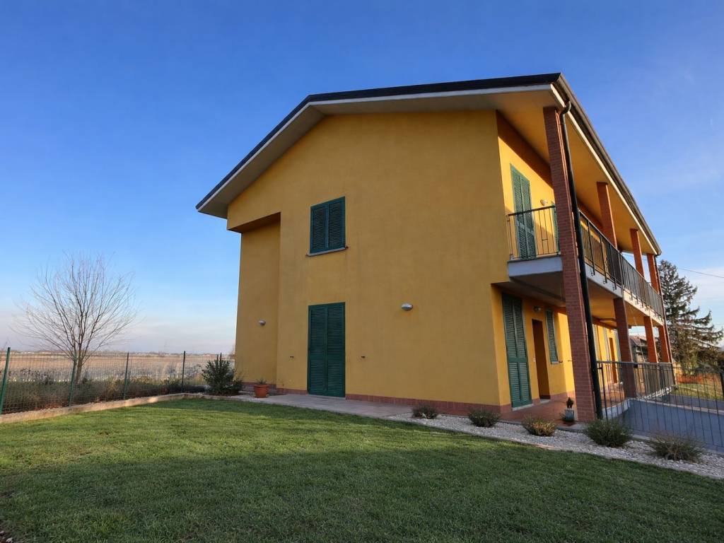 casa indipendente in vendita a Broni