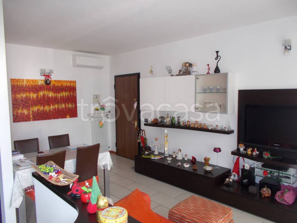 appartamento in vendita a Broni