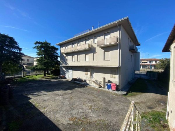 intera palazzina in vendita a Broni