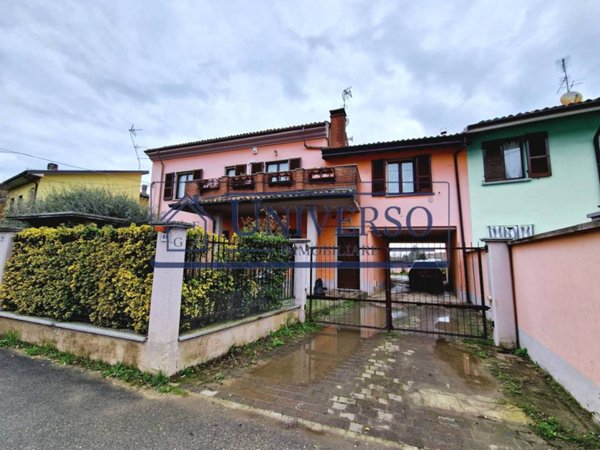 casa indipendente in vendita a Broni in zona Cassino Po