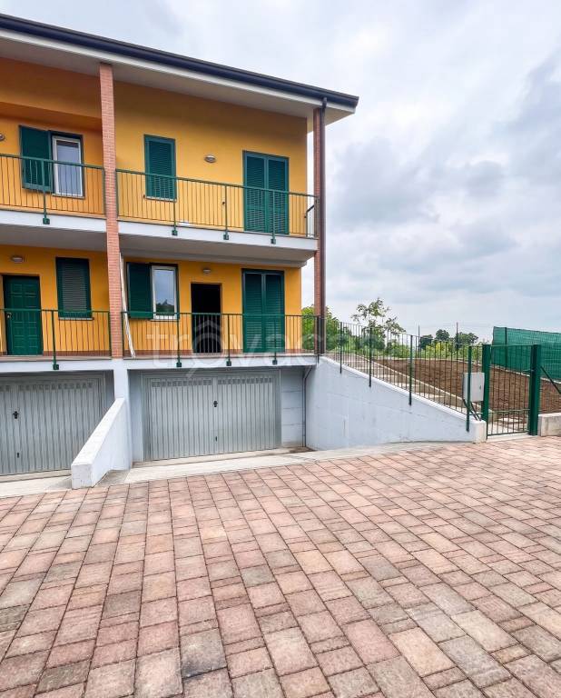 casa indipendente in vendita a Broni