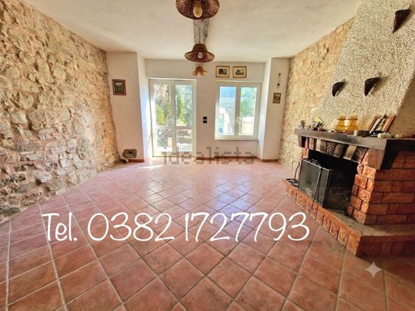 casa indipendente in vendita a Broni