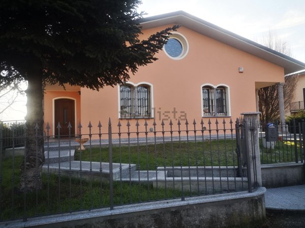 casa indipendente in vendita a Broni