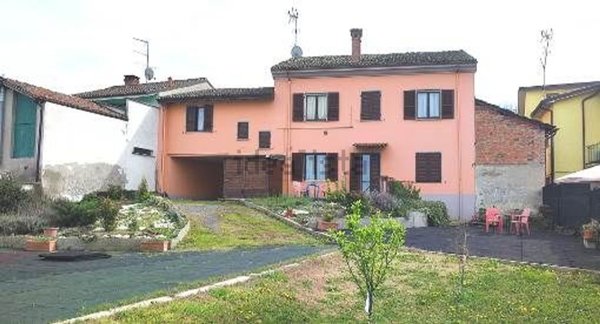 casa indipendente in vendita a Broni