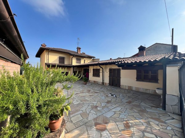 casa indipendente in vendita a Broni