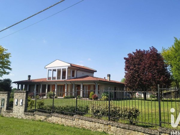 casa indipendente in vendita a Broni