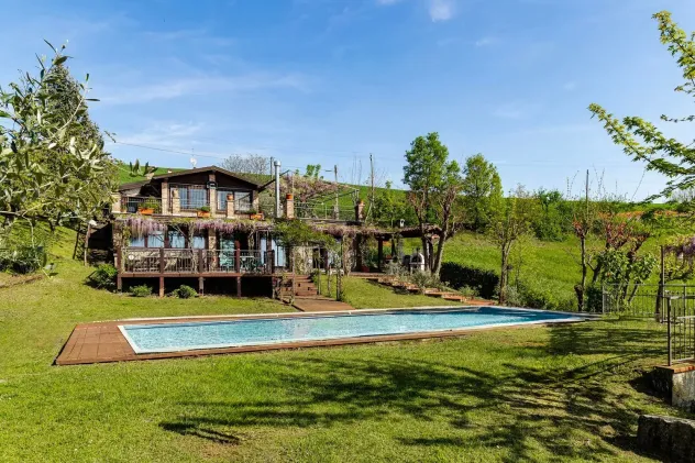 casa indipendente in vendita a Calvignano