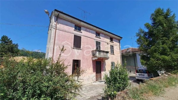 casa indipendente in vendita a Calvignano