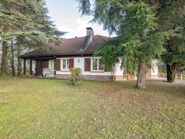 casa indipendente in vendita a Calvignano