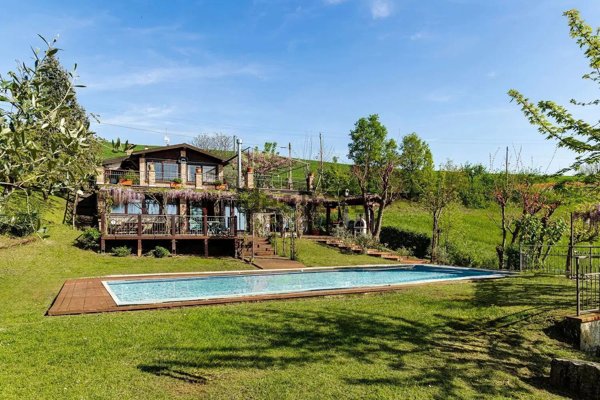 casa indipendente in vendita a Calvignano