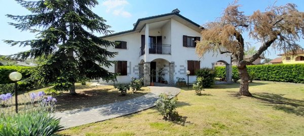 casa indipendente in vendita a Campospinoso Albaredo