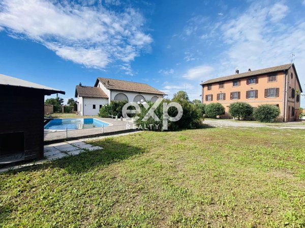 casa indipendente in vendita a Campospinoso Albaredo in zona Albaredo Arnaboldi