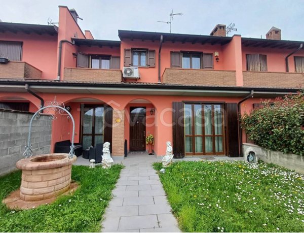 casa indipendente in vendita a Campospinoso Albaredo