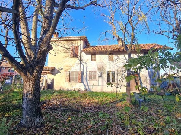 casa indipendente in vendita a Campospinoso Albaredo