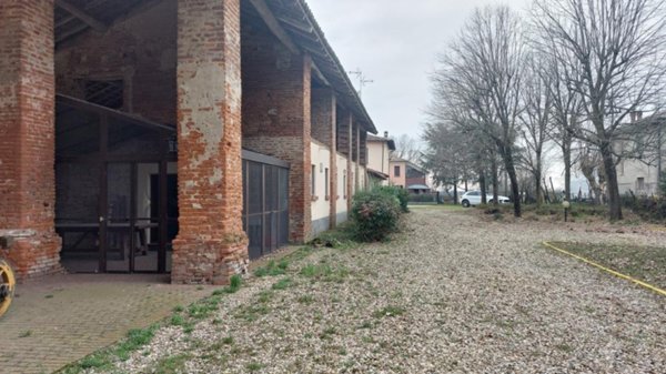 casa indipendente in vendita a Campospinoso Albaredo in zona Albaredo Arnaboldi