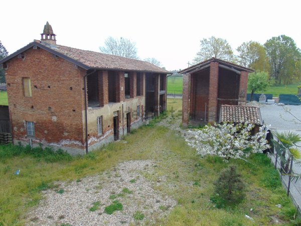 casa indipendente in vendita a Campospinoso Albaredo