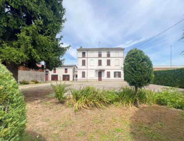 casa indipendente in vendita a Campospinoso Albaredo