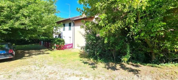 casa indipendente in vendita a Campospinoso Albaredo in zona Albaredo Arnaboldi