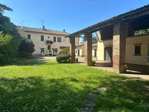 casa indipendente in vendita a Campospinoso Albaredo in zona Albaredo Arnaboldi