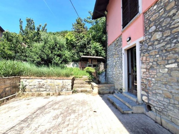 casa indipendente in vendita a Campospinoso Albaredo in zona Albaredo Arnaboldi