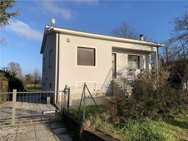 casa indipendente in vendita a Campospinoso Albaredo in zona Albaredo Arnaboldi