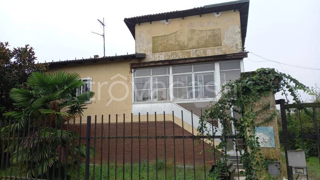 casa indipendente in vendita a Candia Lomellina