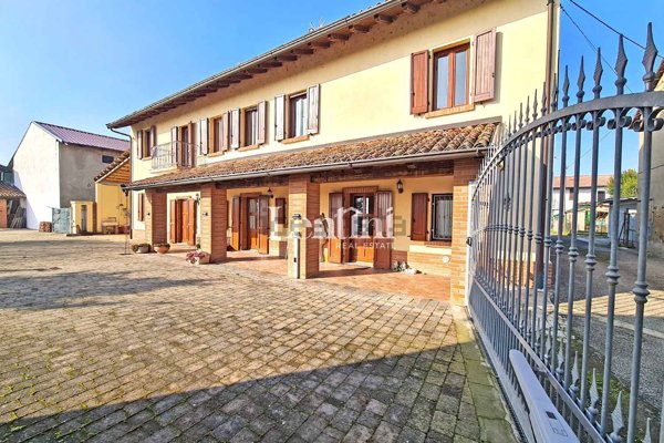 casa indipendente in vendita a Candia Lomellina in zona Terrasa