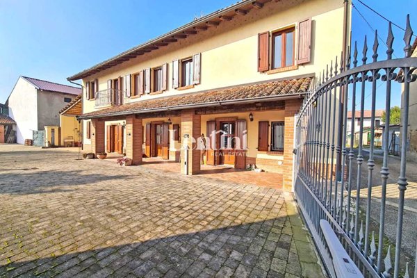 casa indipendente in vendita a Candia Lomellina in zona Terrasa