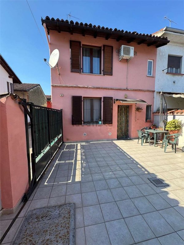 casa indipendente in vendita a Candia Lomellina
