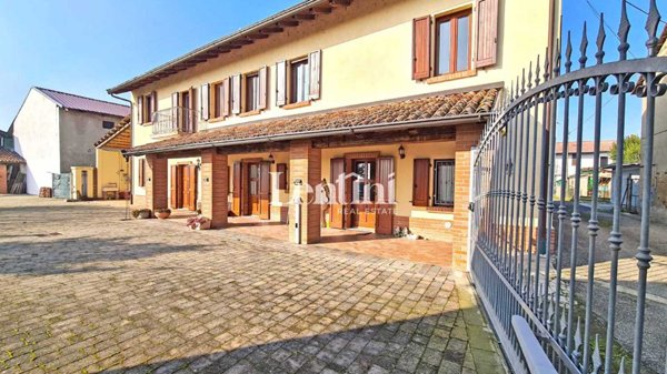 casa indipendente in vendita a Candia Lomellina