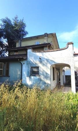casa indipendente in vendita a Canneto Pavese in zona Colombarone