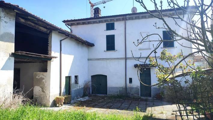 casa indipendente in vendita a Canneto Pavese in zona Colombarone