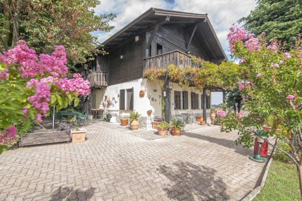 casa indipendente in vendita a Canneto Pavese in zona Monteveneroso