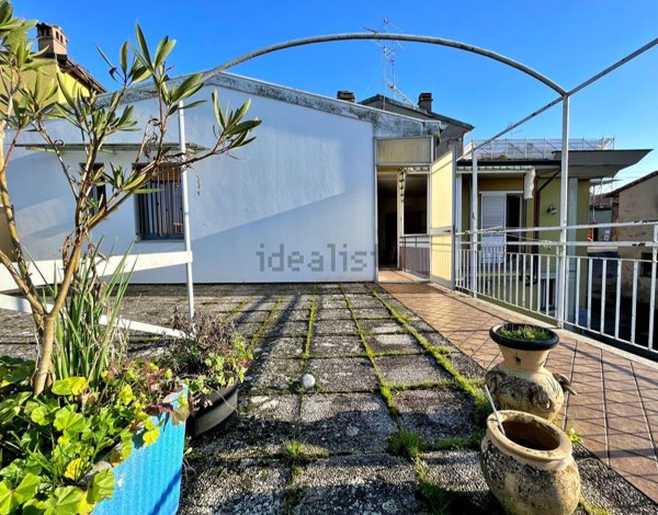 casa indipendente in vendita a Canneto Pavese
