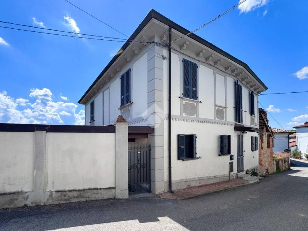 casa indipendente in vendita a Canneto Pavese in zona Monteveneroso