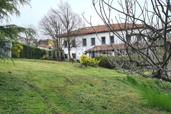 casa indipendente in vendita a Canneto Pavese