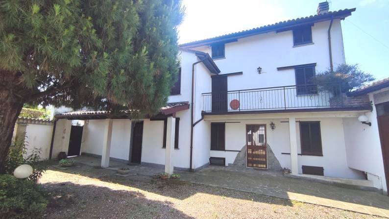 casa indipendente in vendita a Canneto Pavese