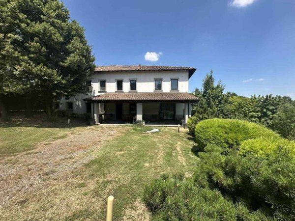 casa indipendente in vendita a Canneto Pavese in zona Monteveneroso